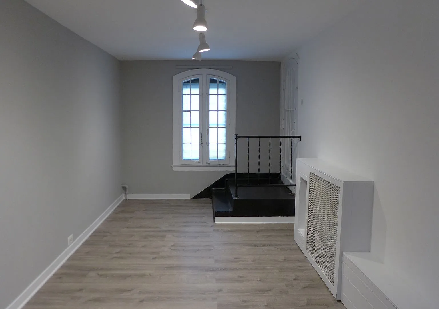 Lamon Courts Apartments — Photo 4