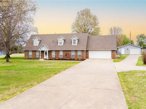 19492 W Highway 12, Gentry, AR 72734