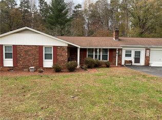 4012 Hartsoe Rd, Winston Salem, NC 27107