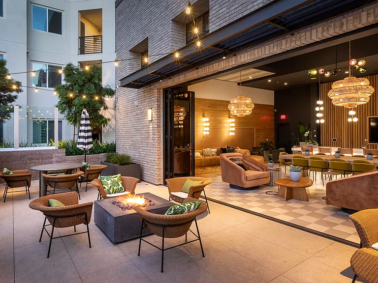 Alexan Noho West — Photo 62