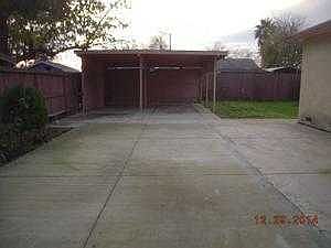 Driveway, carport