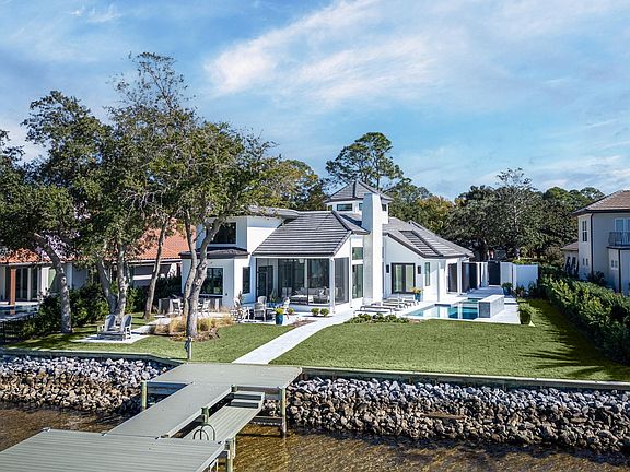 3rd image of 3016 Bay Villas Dr