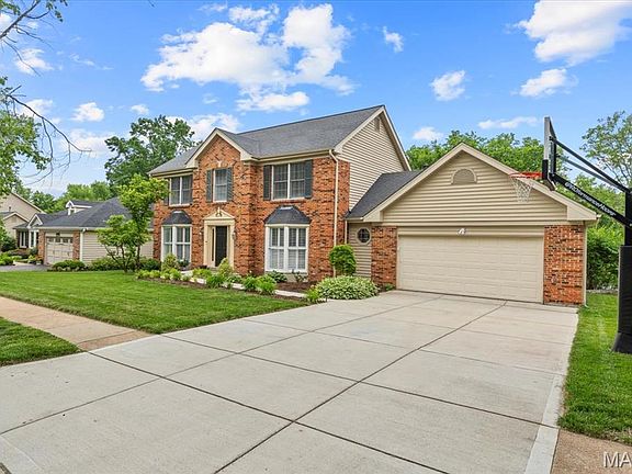 2nd image of 1218 Chavaniac Dr