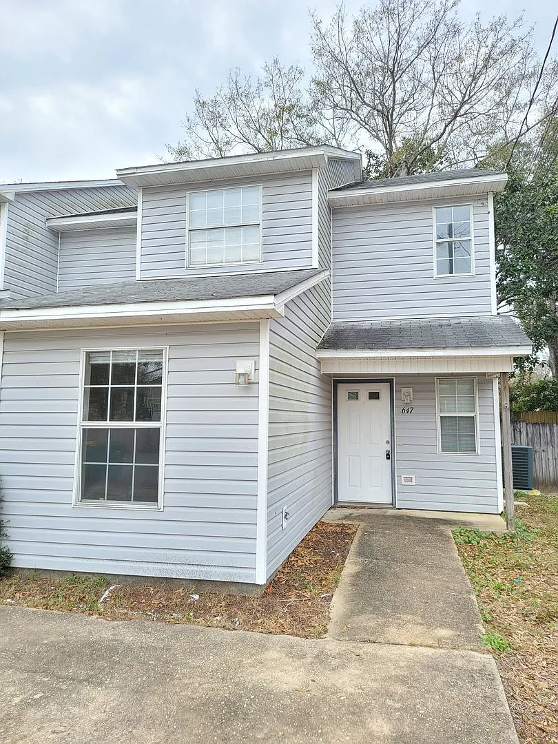 647 Virginia Oak Ct. Move-In Special: Half Off Your First Full Month's Rent! — Photo 3