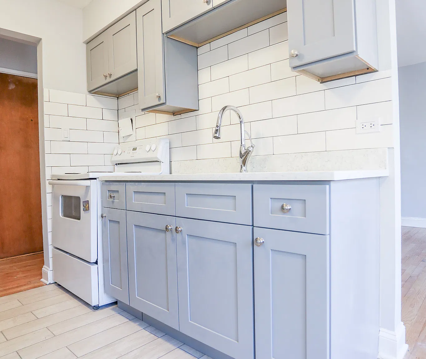 6112 N Kenmore Ave — Photo 1