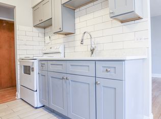 6112 N Kenmore Ave #208, Chicago, IL 60660