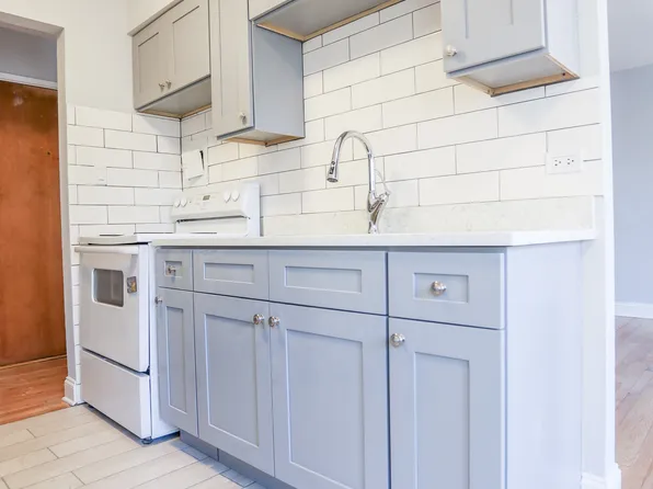 6112 N Kenmore Ave #208, Chicago, IL 60660