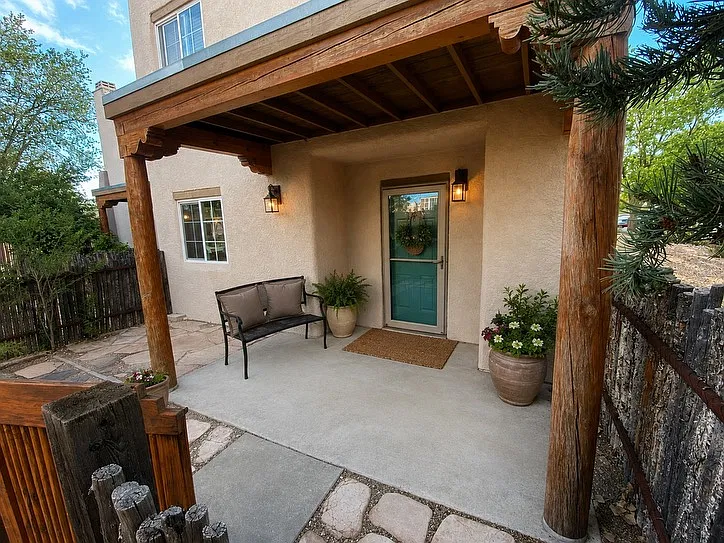2 bed, 980 sqft, $1,950 — Photo 1