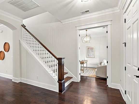5th image of 1541 Willtown St
