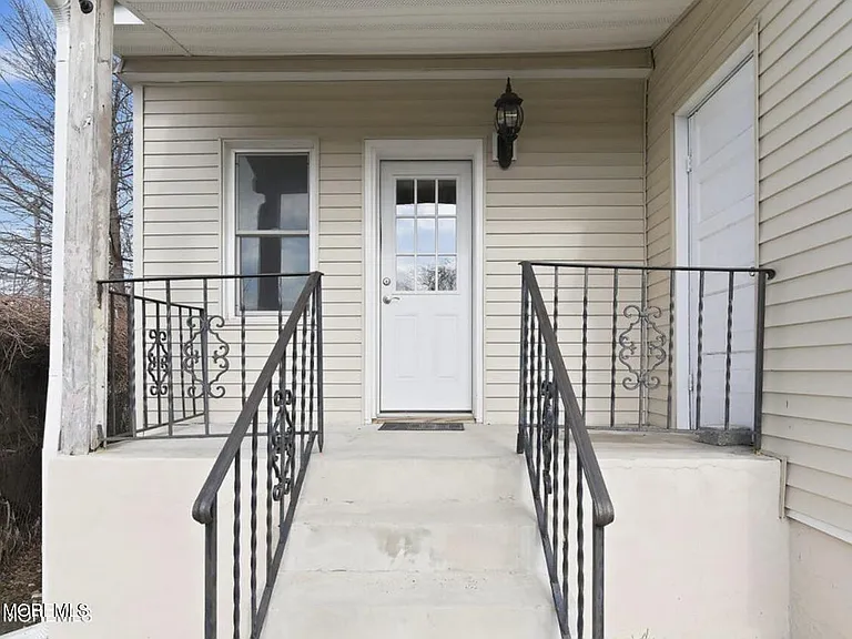 40 Twilight Ave #1 — Photo 2