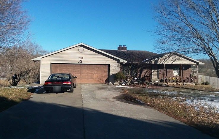 1st image of 293 Lynn Dr