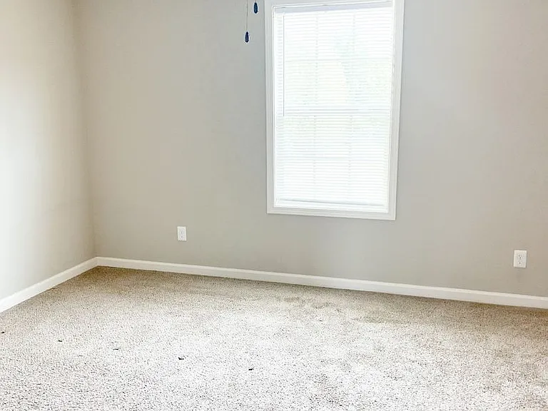 305 Rowand Ct — Photo 13