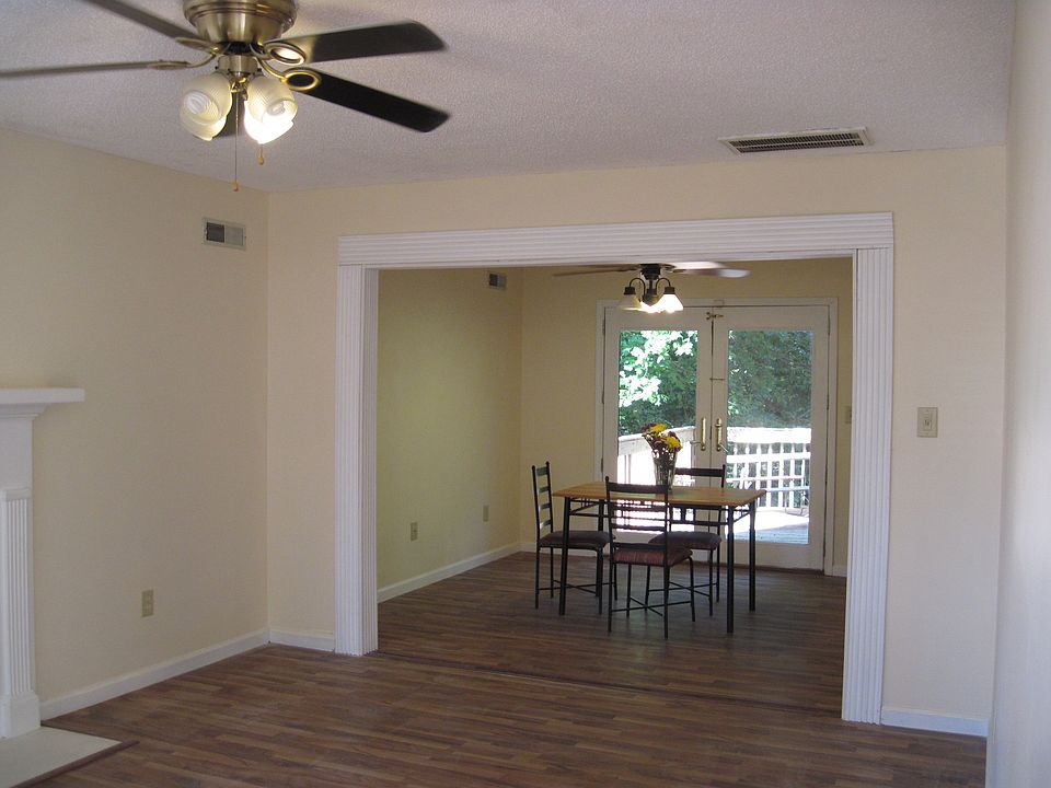 LR into dining area view