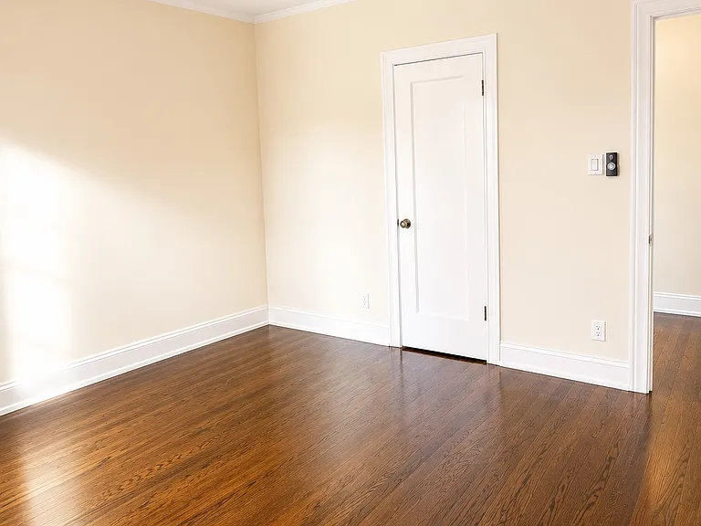 7943 S Vernon Ave — Photo 3