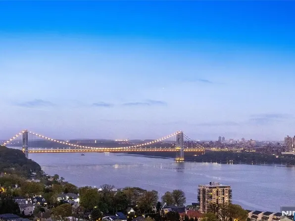 900 Palisade Ave #Penthouse 2405, Fort Lee, NJ 07024