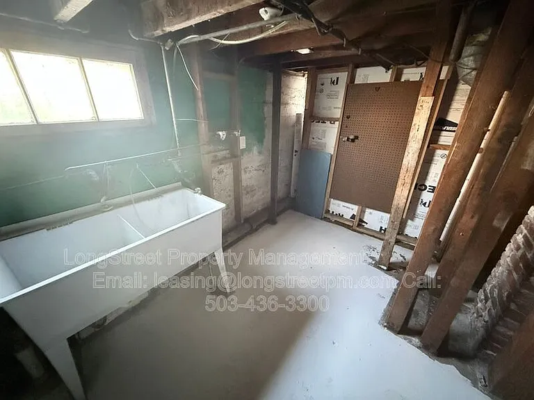 588 Knapps Pl NE — Photo 24