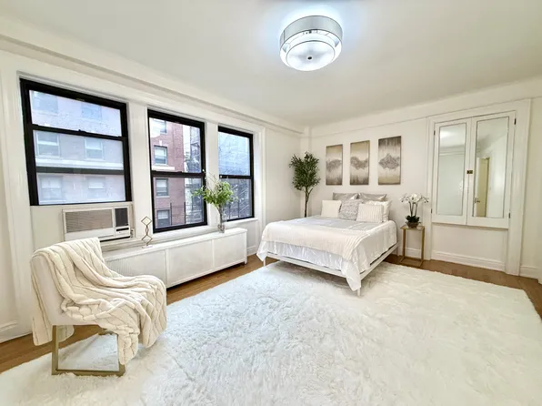 140 West 58th Street image 7 of 10