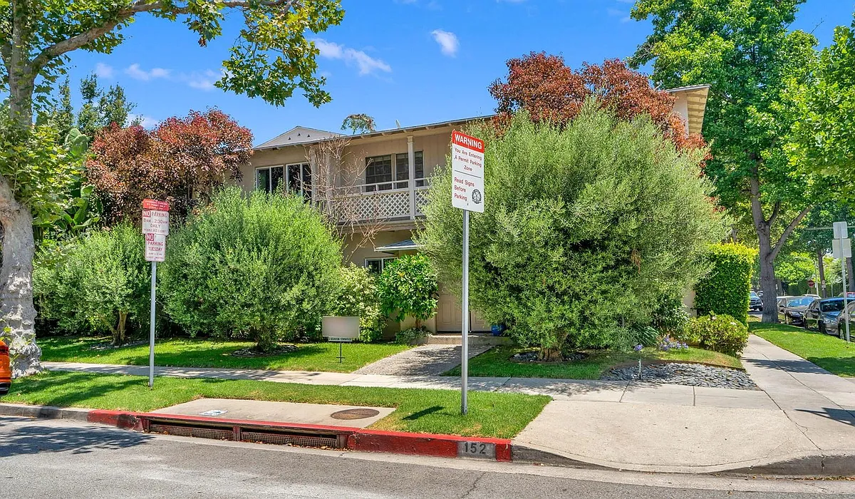 Building Photo - 9617 Charleville Blvd #9623