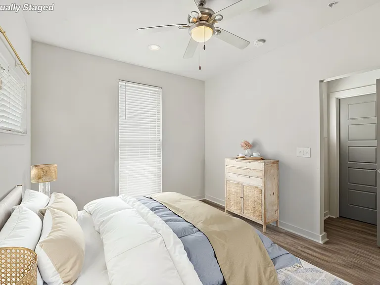 1824 Greentree Ln — Photo 47