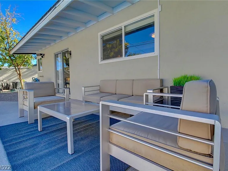 2912 Gilmary Ave — Photo 14