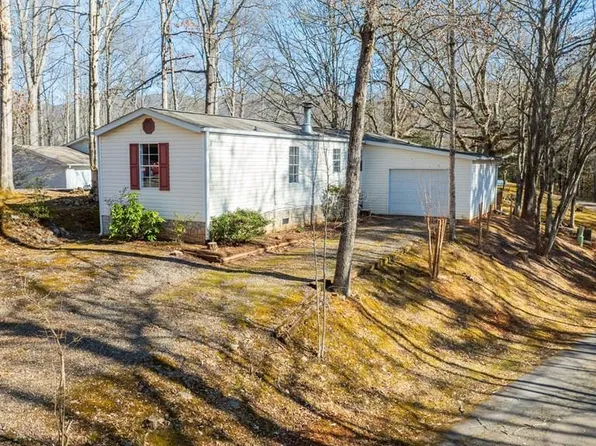 136 Carolina Village Cir, Franklin, NC 28734
