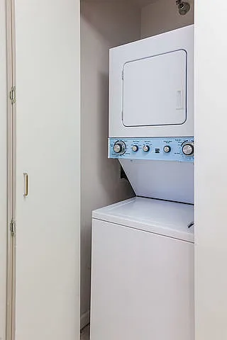 345 N La Salle Dr #2004 — Photo 11