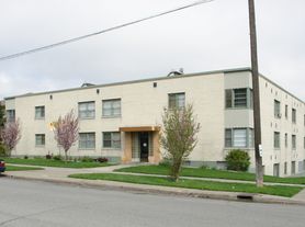 1806 W Pacific Ave