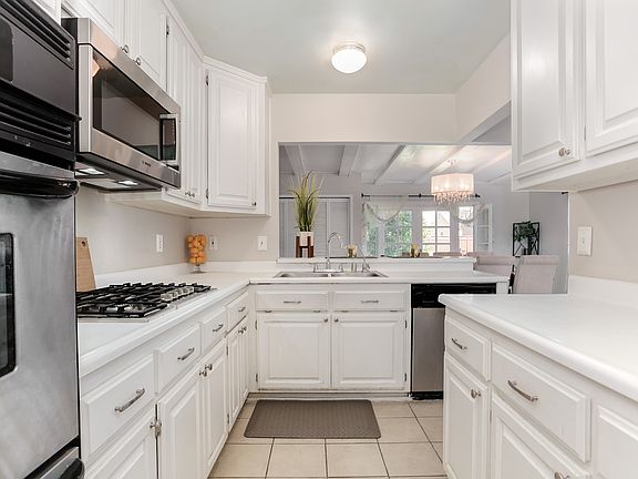 5th image of 3725 Corta Calle St