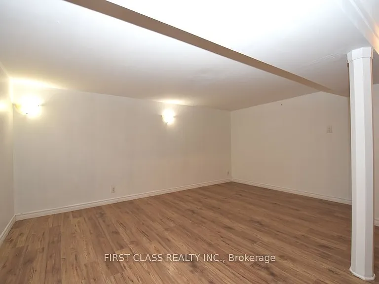 49 Longford Dr #BASEMENT — Photo 4