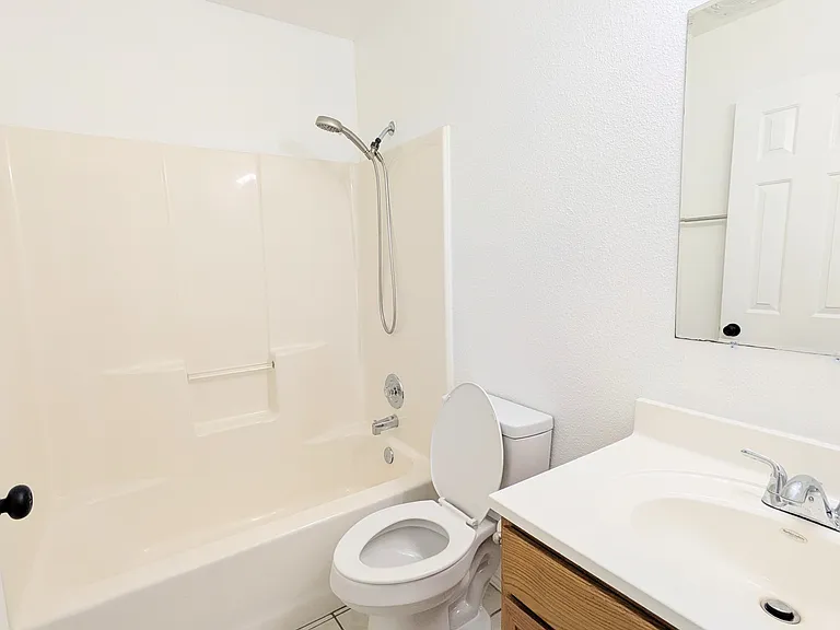 1070 Misty Acres Dr — Photo 8
