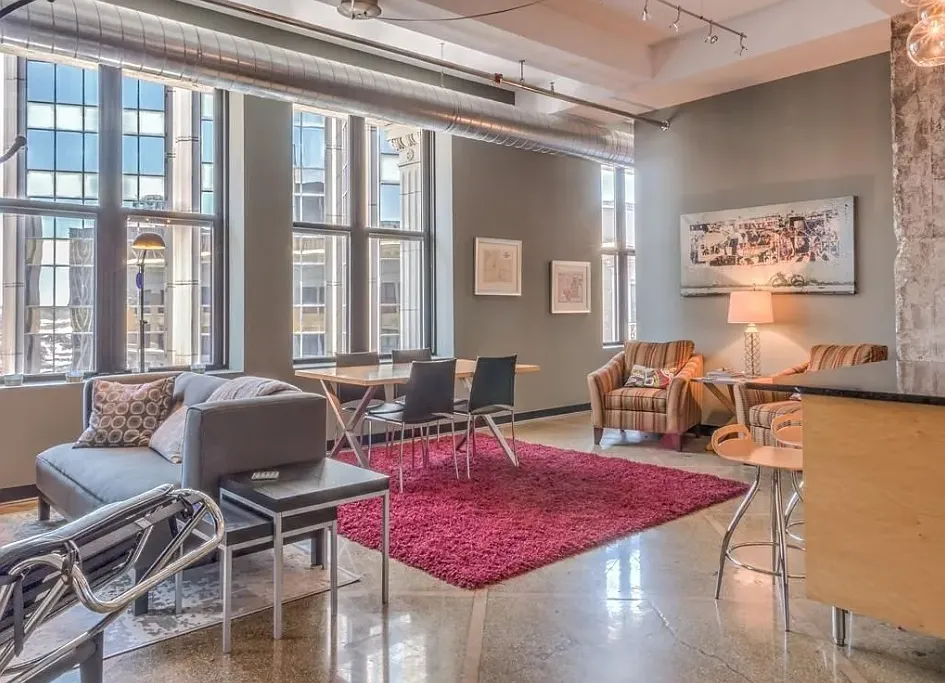 Building Photo - 350 Saint Peter St #1206