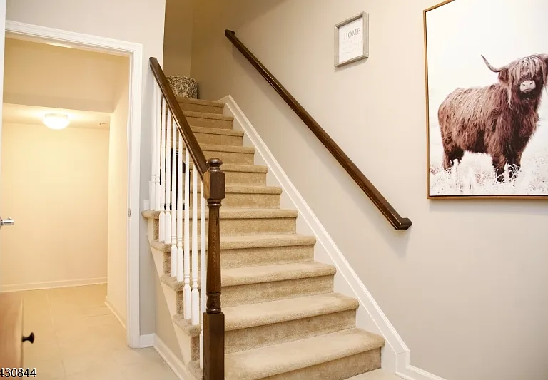104 Stone Creek Ct — Photo 3