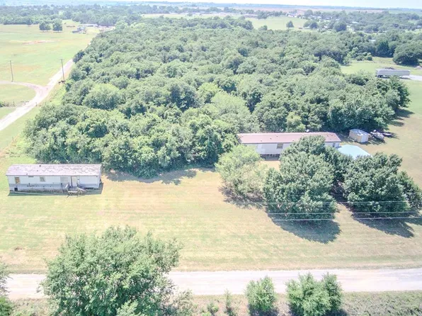 292 S Moore Dr, Ninnekah, OK 73067