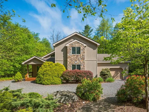 600 Conestoga Trl, Pocono Pines, PA 18350