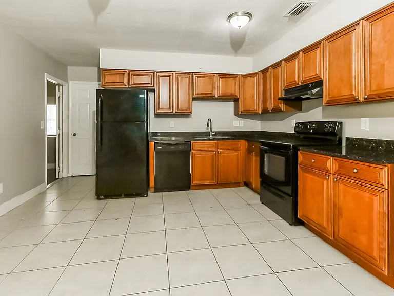 360 Melton Dr — Photo 6