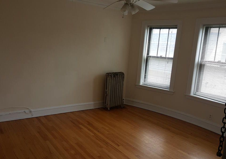 1st image of 4606 N Kildare Ave APT 2E