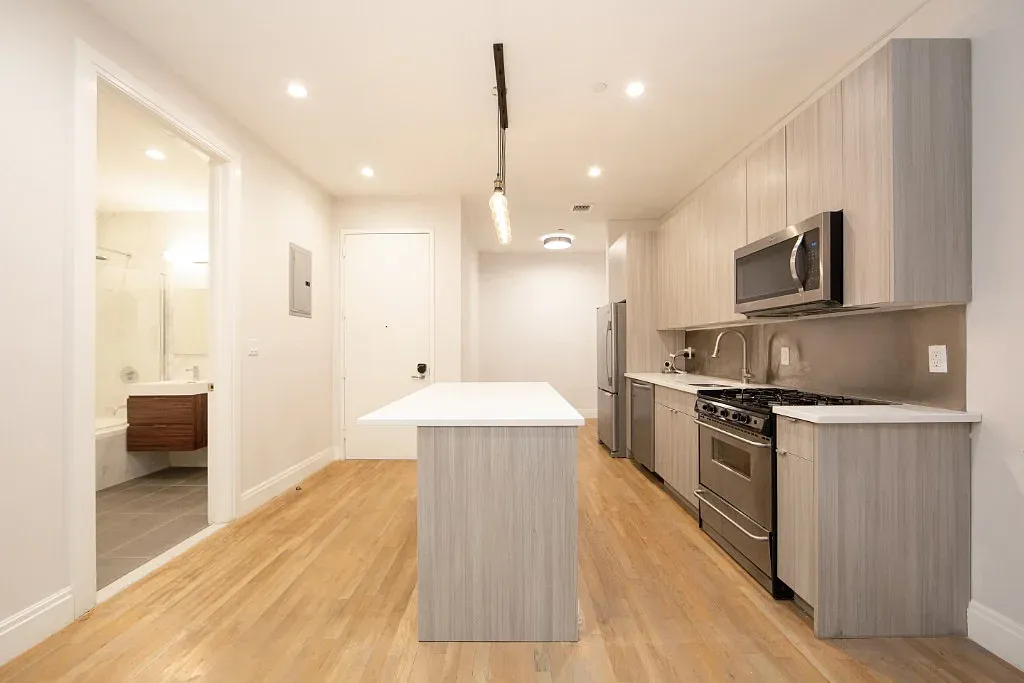 45 Beekman Street — Photo 1