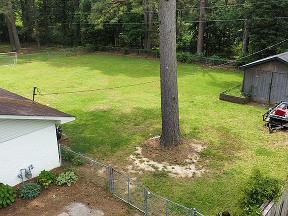 3rd image of 544 Meadowview Dr
