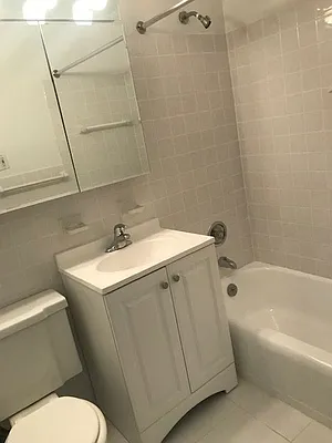 Rented by Carlyle Property Management | media 8