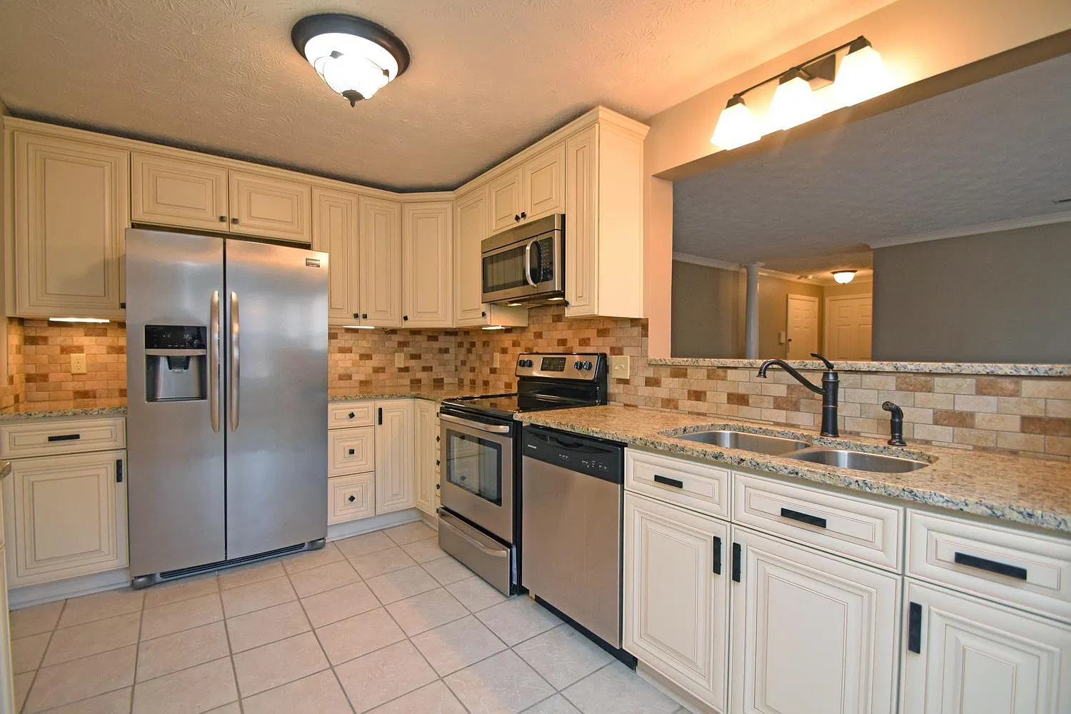 2 bed, 1136 sqft, $1,850 — Photo 4