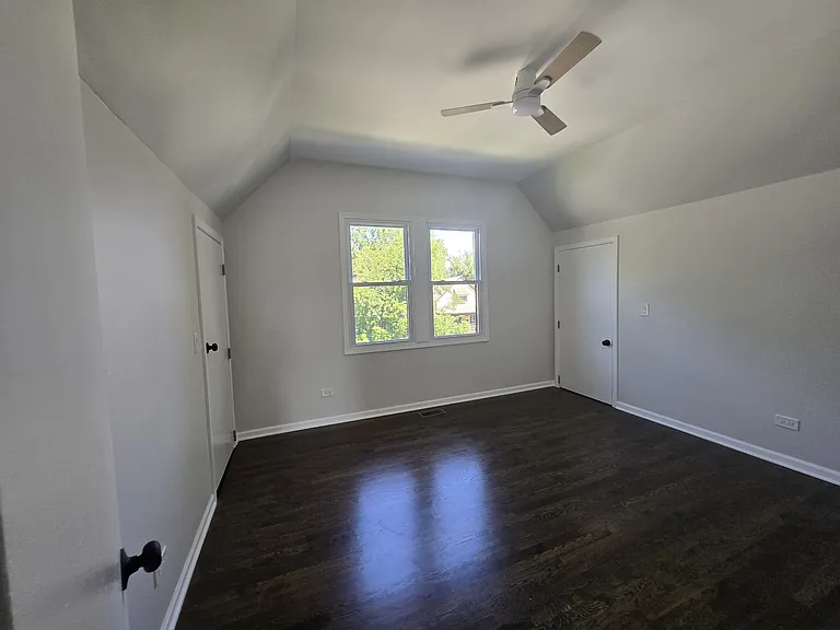 429 W 102nd Pl — Photo 5