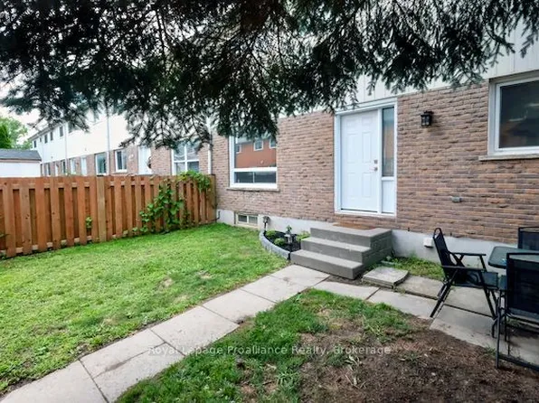 19 Tracey Park Dr #35, Belleville, ON K8P 4R4
