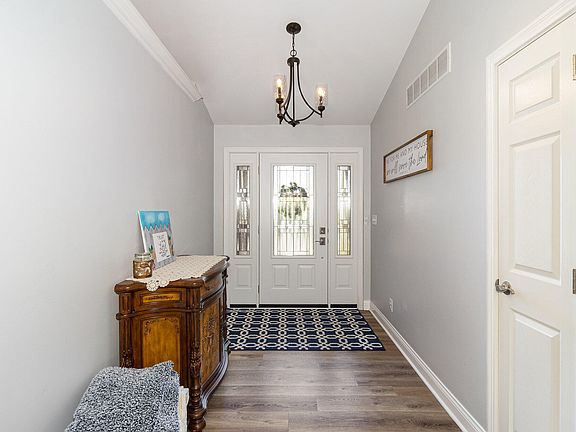 5th image of 125 Liza Ln