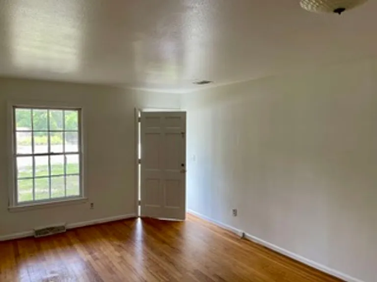 1509 Harbor View Rd #B — Photo 3