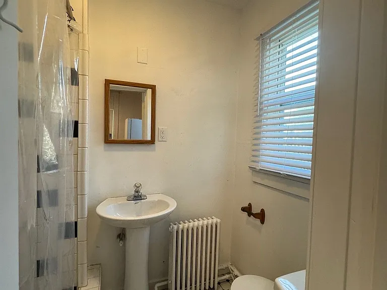 212 N Railroad St #2 — Photo 7