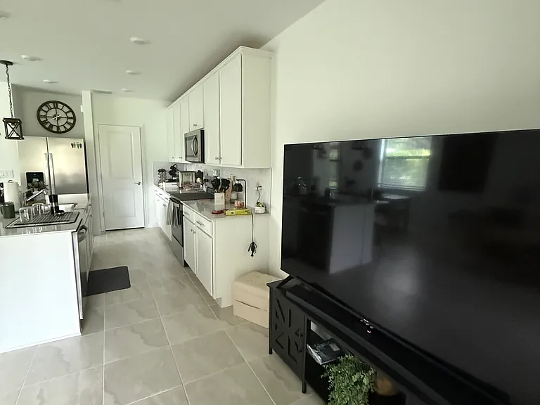 1622 Lake Jessup Cir — Photo 3