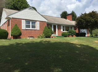 404 Hillcrest Dr, Franklin, WV 26807
