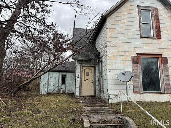 3rd image of 207 E Main St