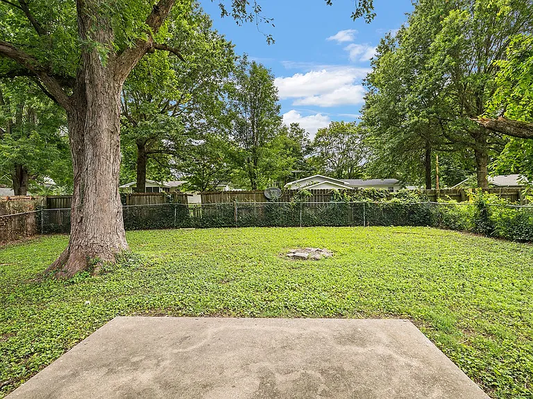 418 W Olive St — Photo 23