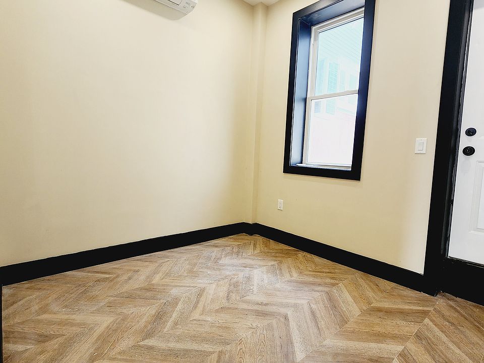 2nd image of 281 Monticello Ave #1